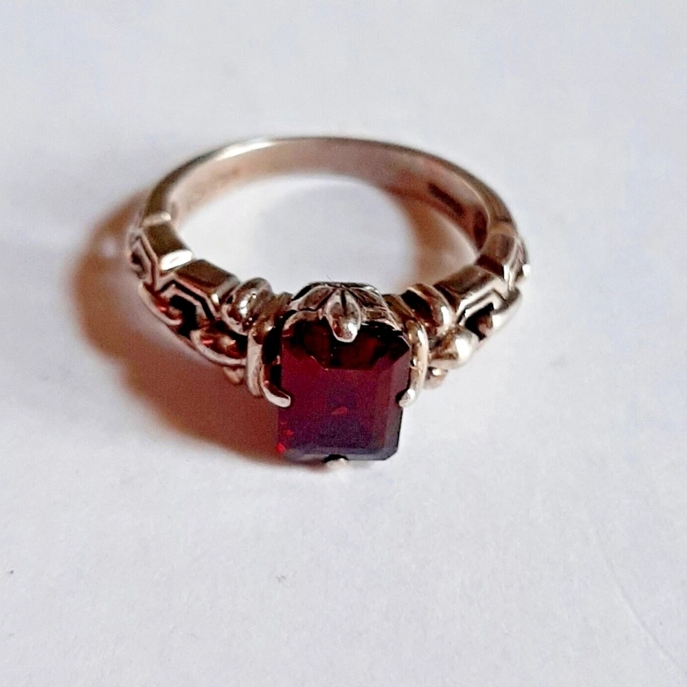Elegant CNA Sterling Silver Emerald-Cut Red Garnet Rin Gemstone Ring